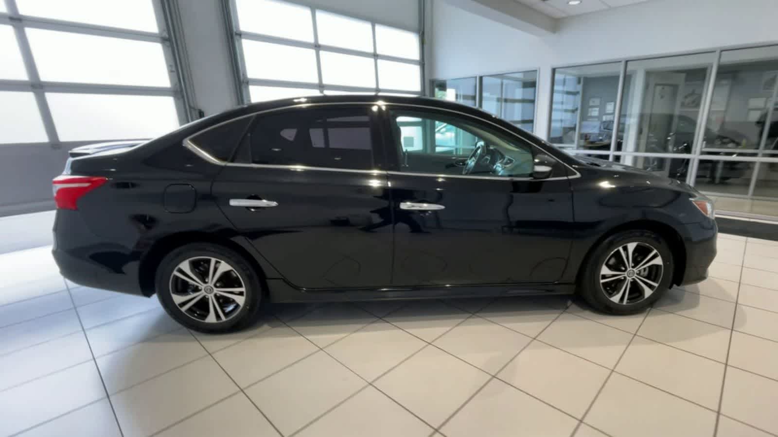 2019 Nissan Sentra SR 9