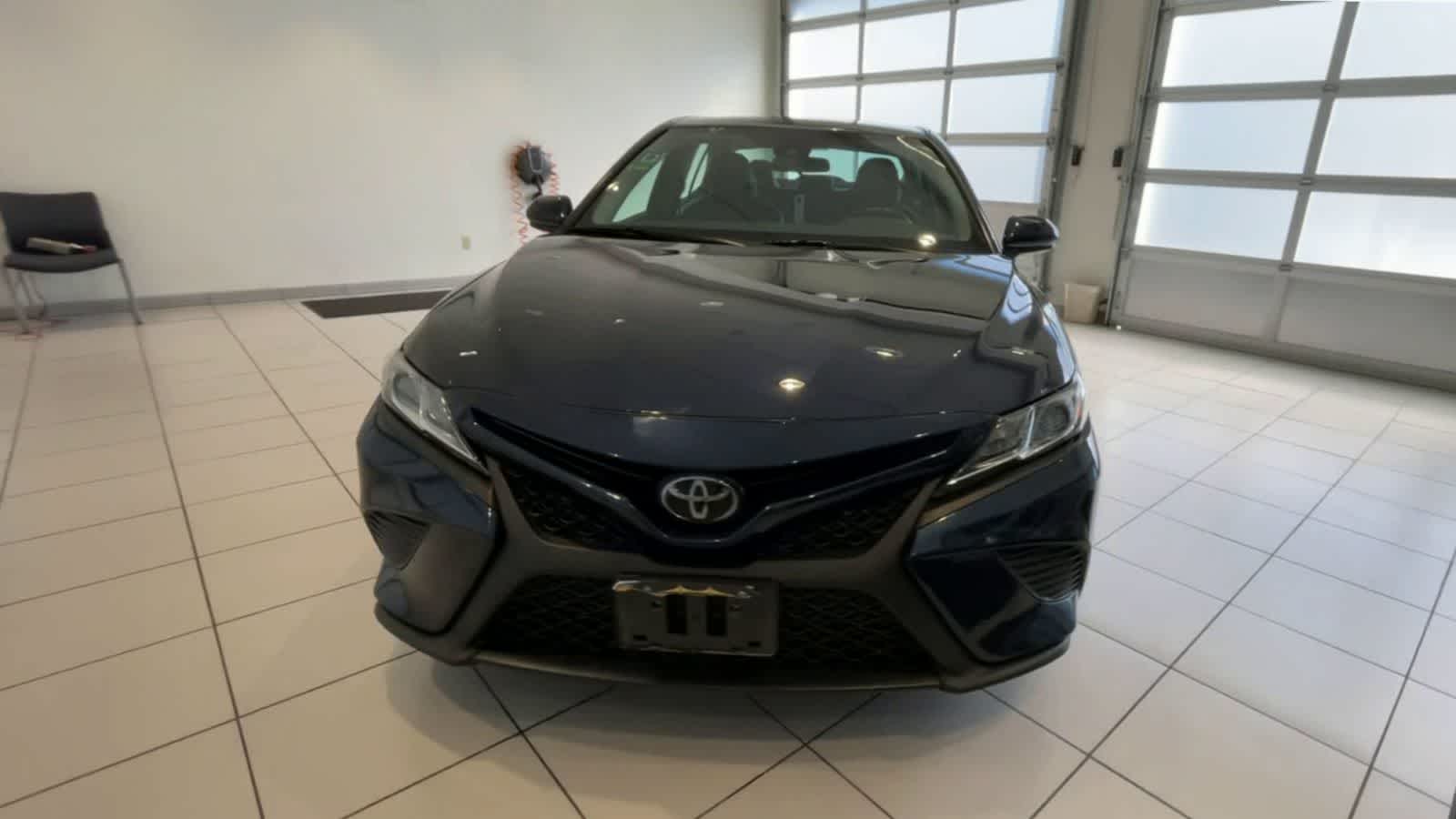 2020 Toyota Camry SE 3