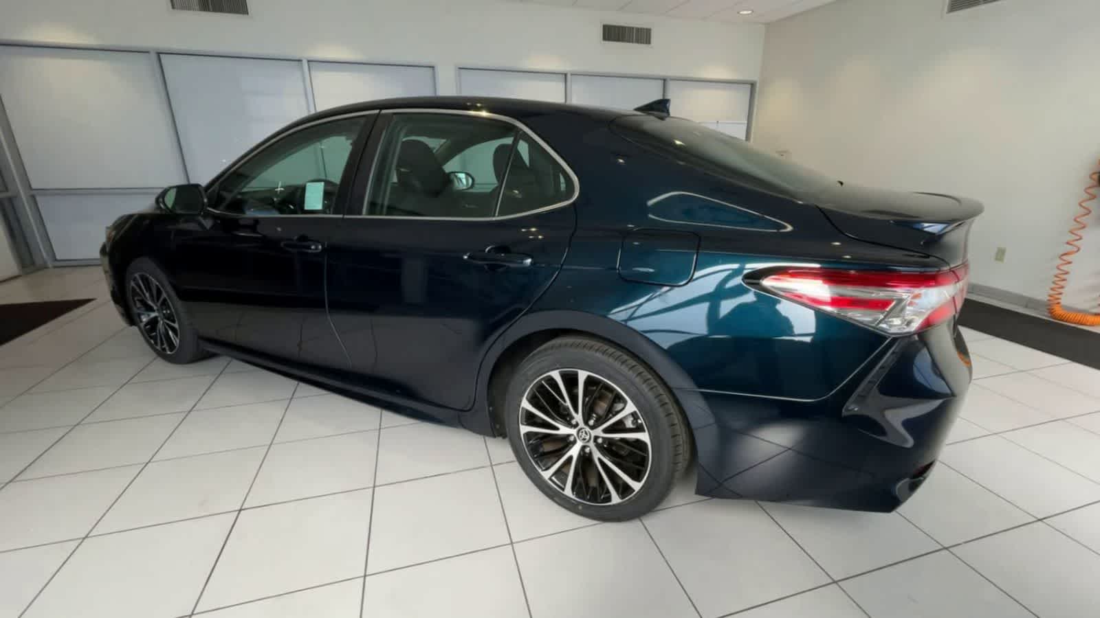 2020 Toyota Camry SE 6