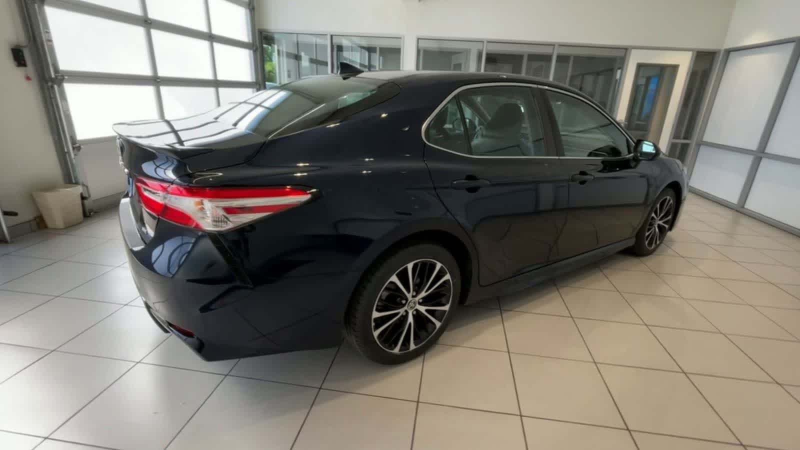 2020 Toyota Camry SE 8