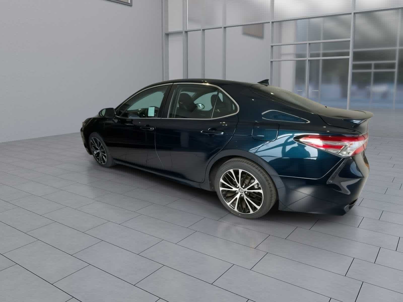 2020 Toyota Camry SE 6