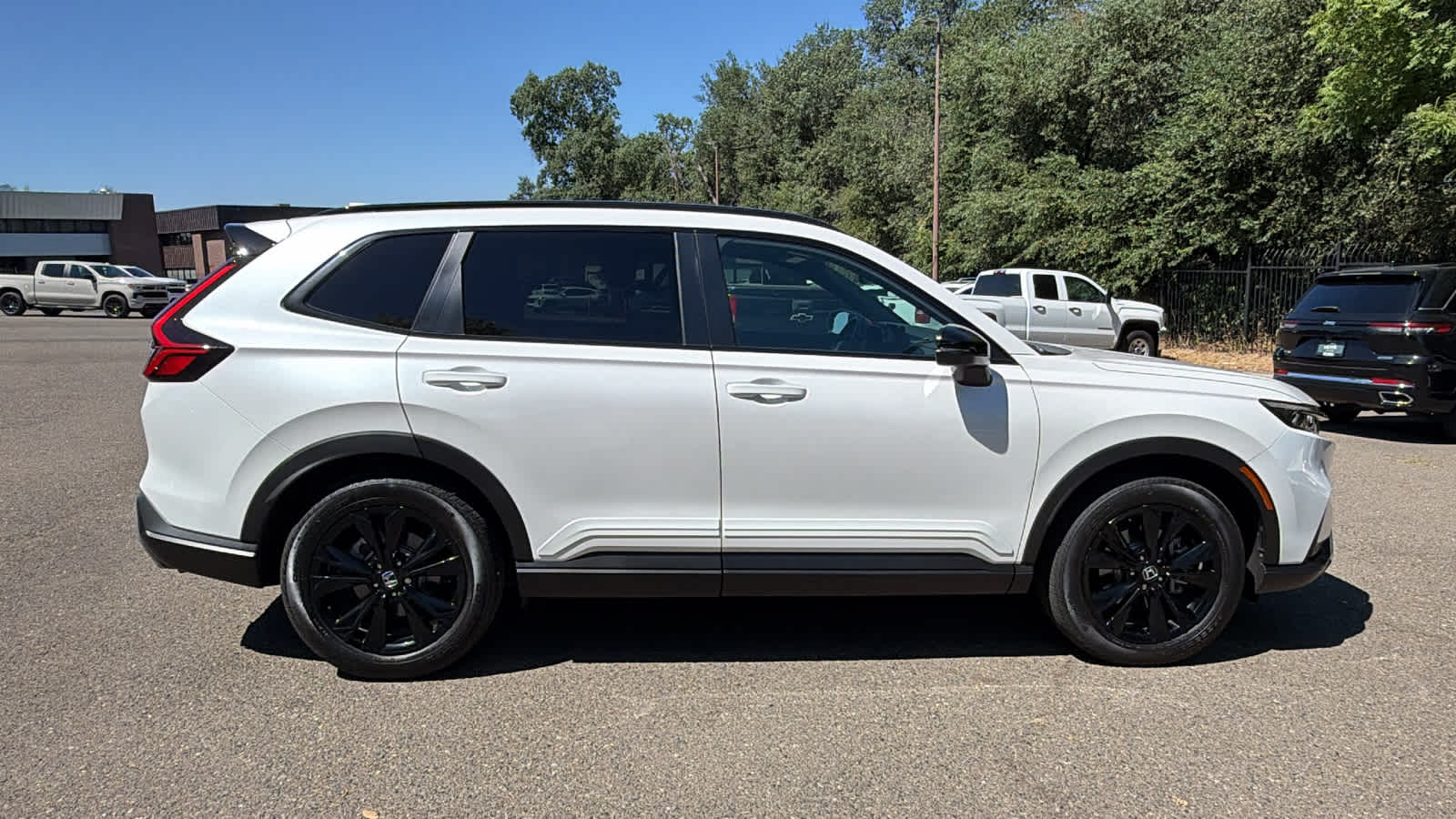 View vehicle photo 4