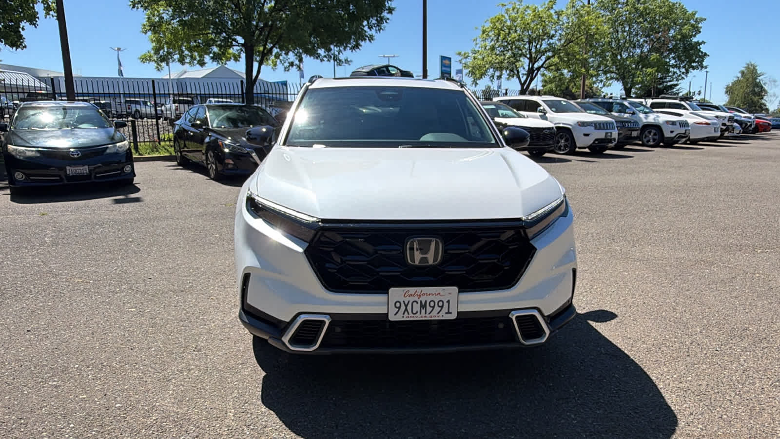 View vehicle photo 2