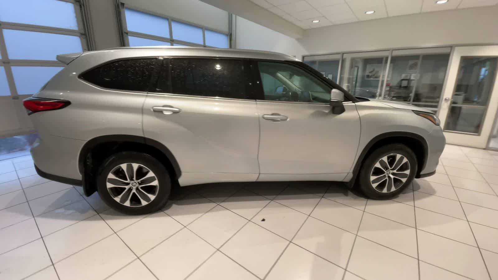 2021 Toyota Highlander XLE 9