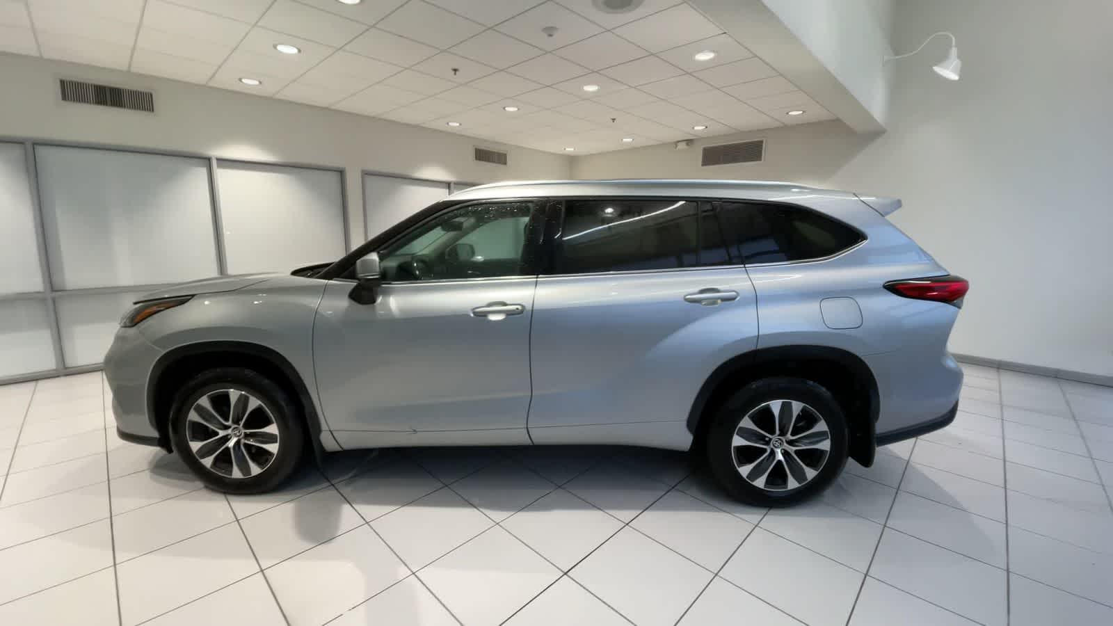 2021 Toyota Highlander XLE 5