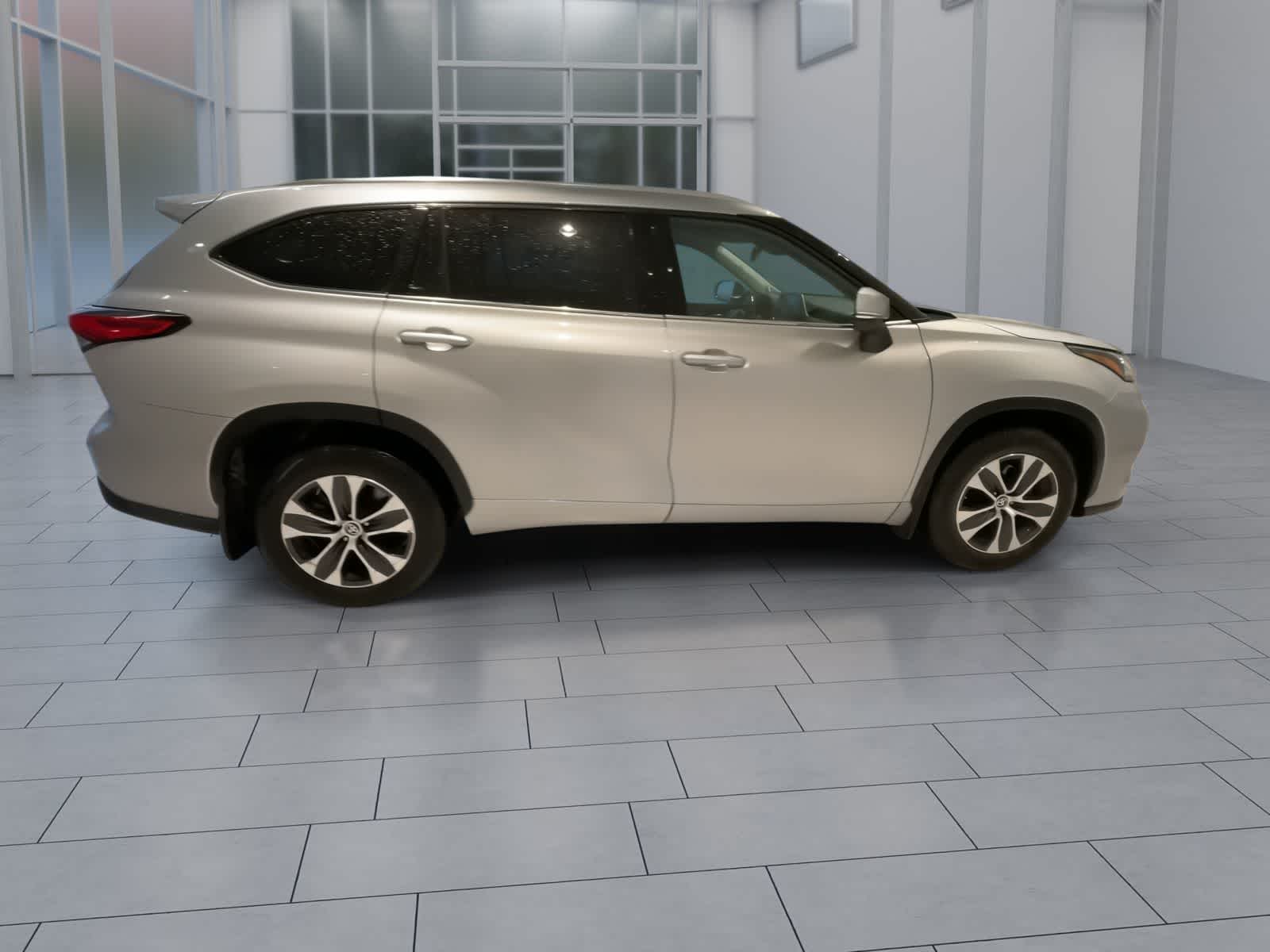 2021 Toyota Highlander XLE 9