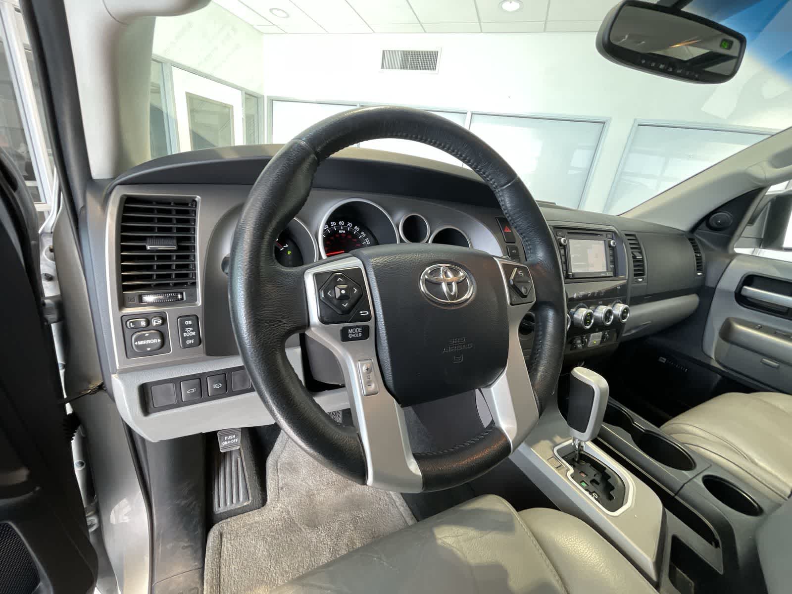 2015 Toyota Sequoia Limited 10