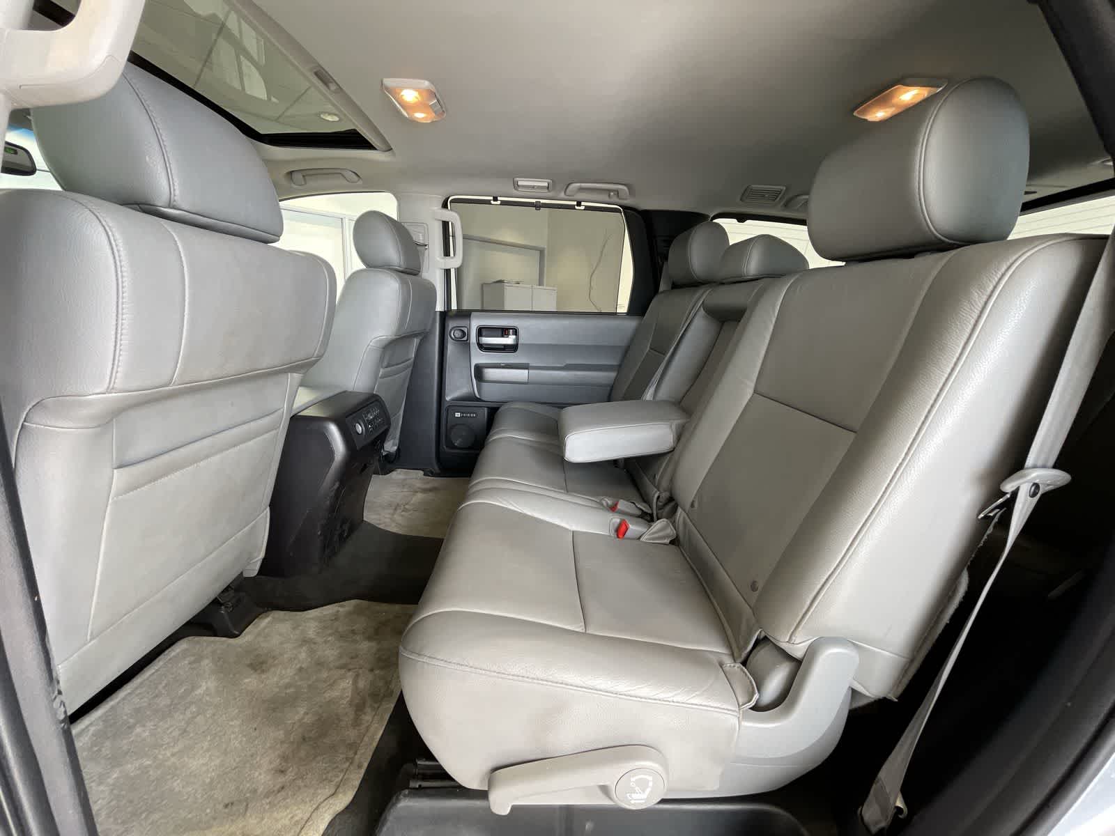 2015 Toyota Sequoia Limited 25