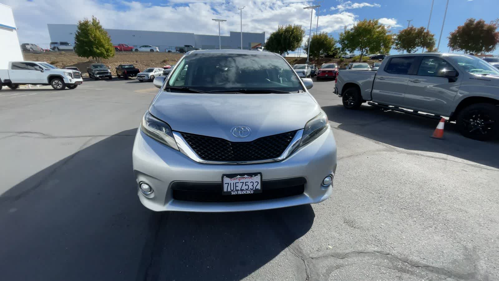 2015 Toyota Sienna SE Premium 3