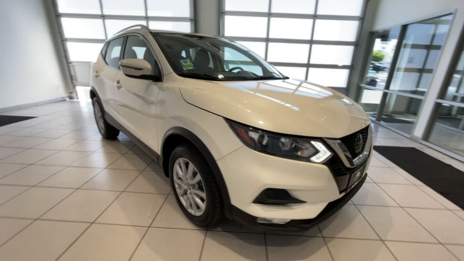 2021 Nissan Rogue Sport SV 2