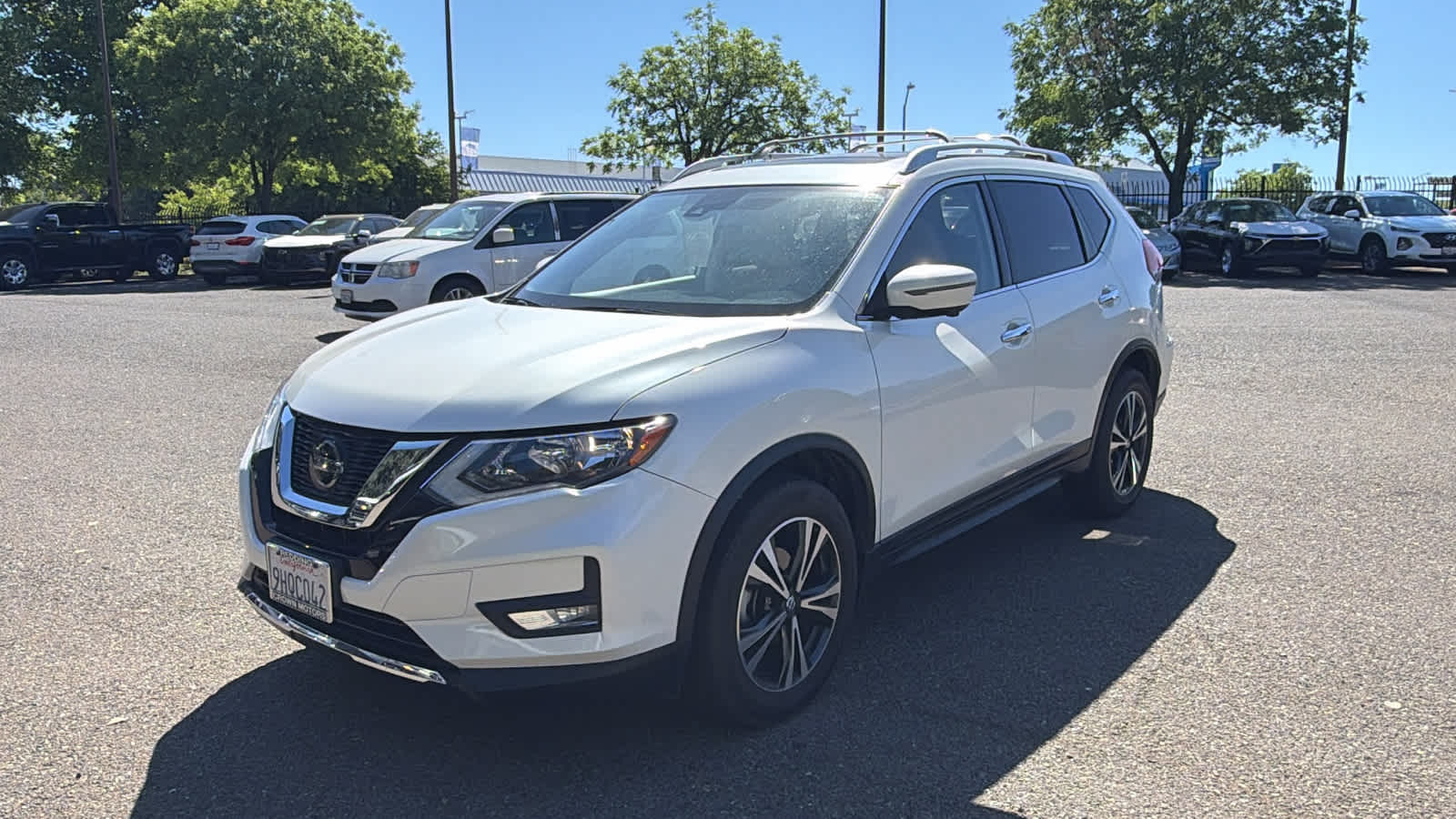 Pearl White Tricoat 2020 Nissan Rogue SUV / Crossover All-Wheel Drive Continuously Variable Transmission