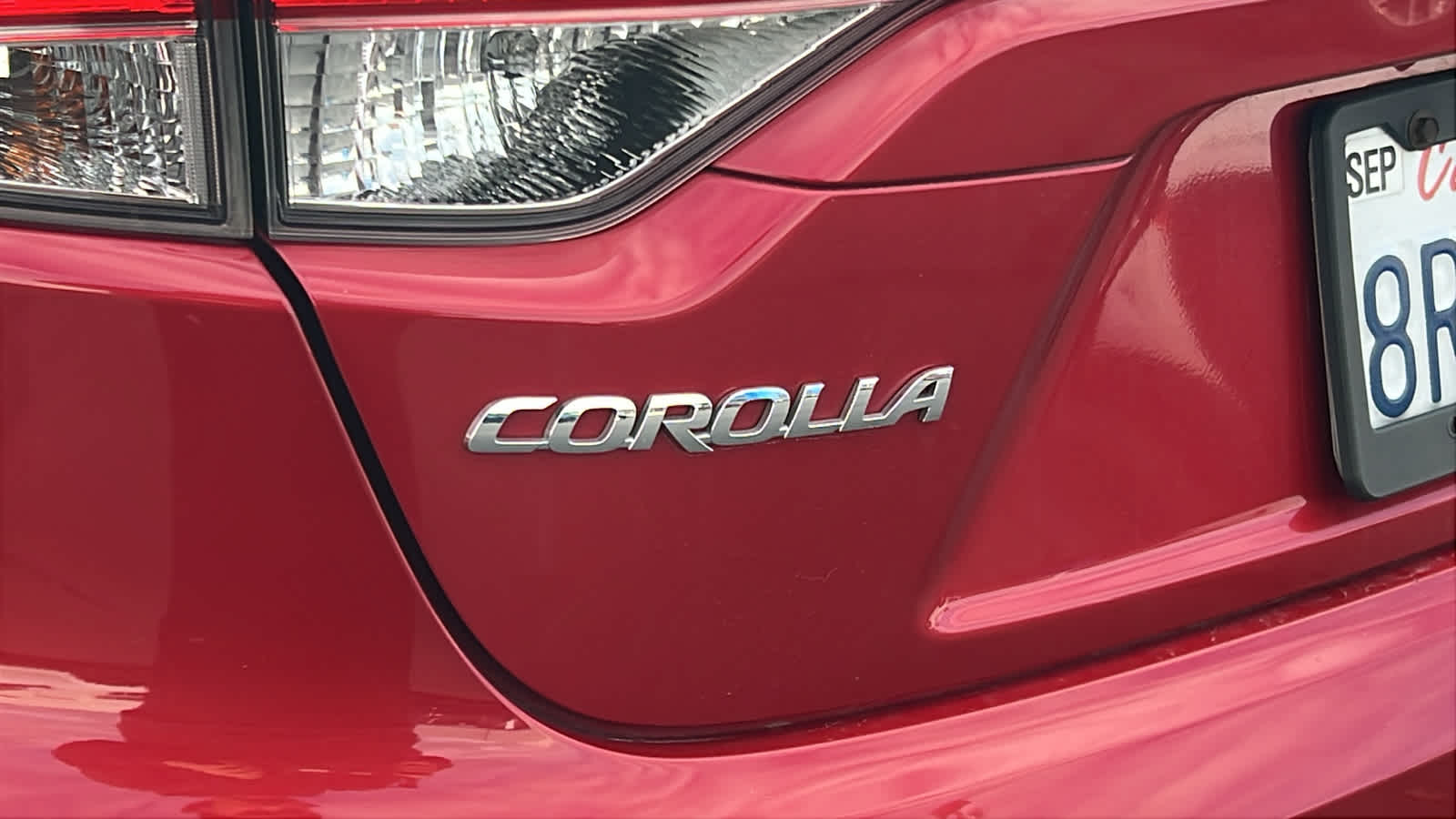 2021 Toyota Corolla Hybrid LE 12