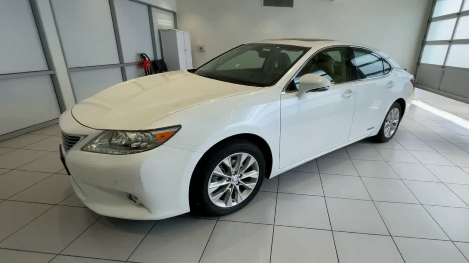 2013 Lexus ES 300h Hybrid 4