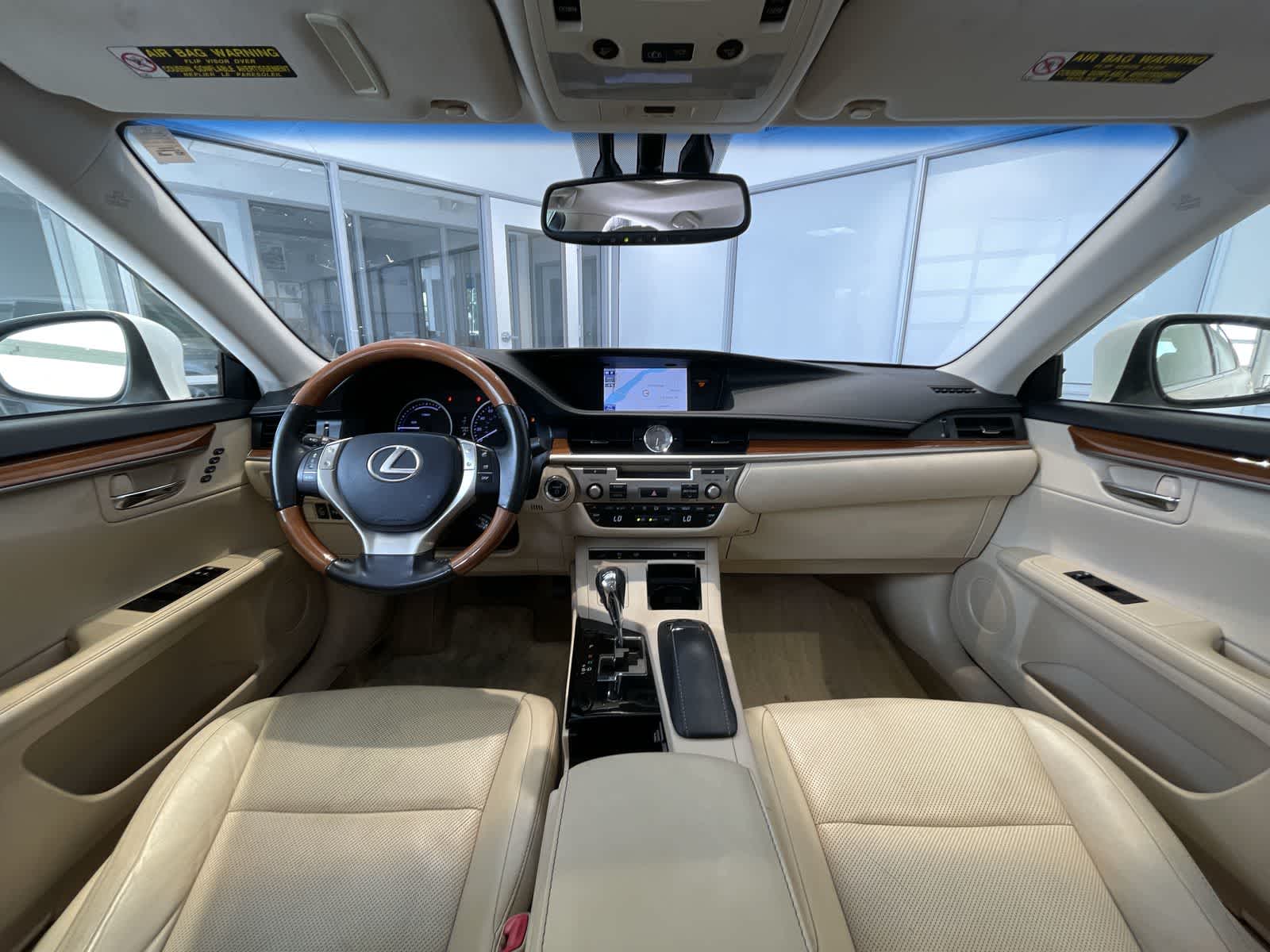 2013 Lexus ES 300h Hybrid 21