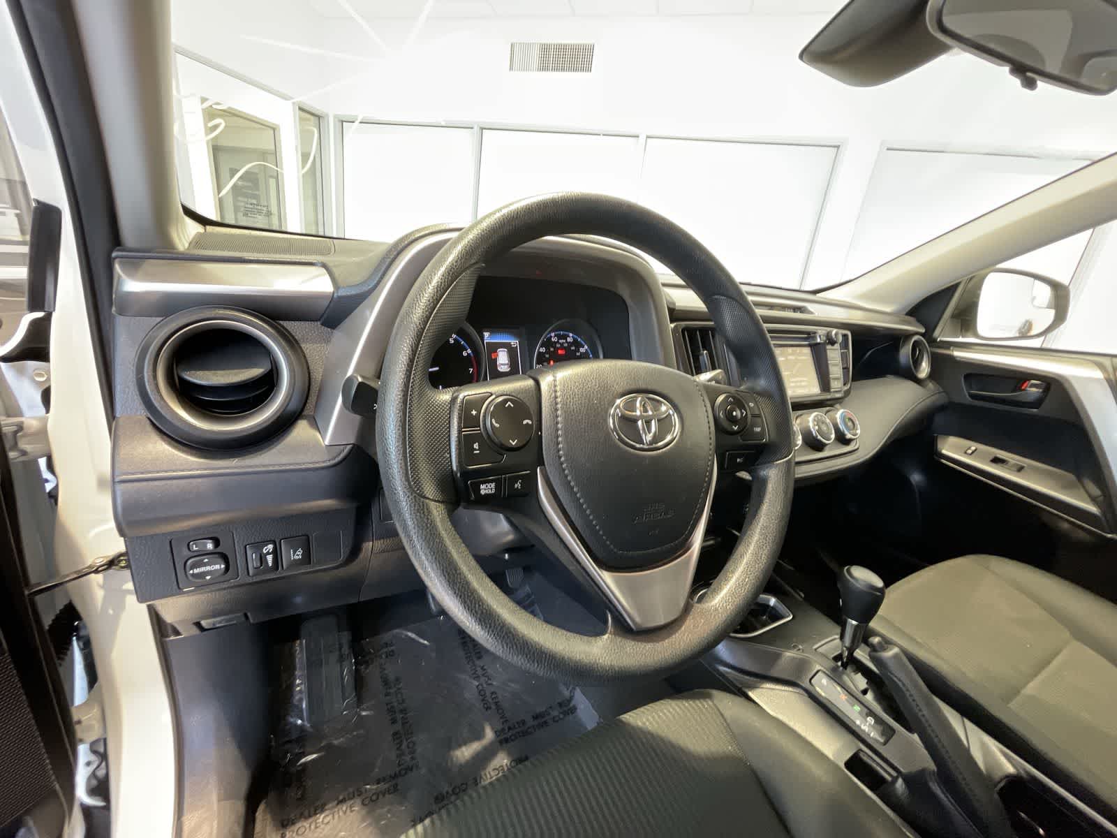 2017 Toyota RAV4 LE 10