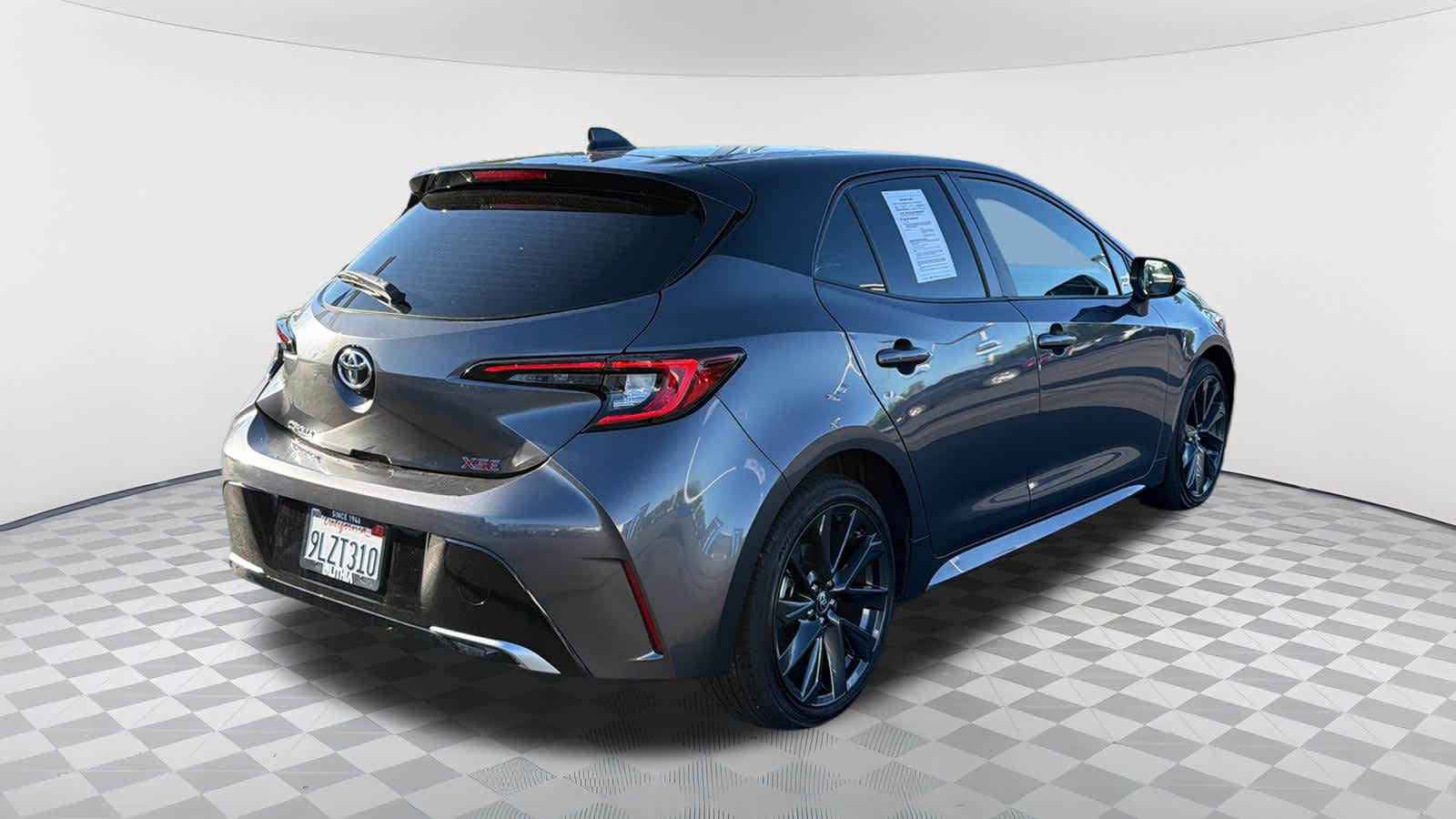 View vehicle photo 5