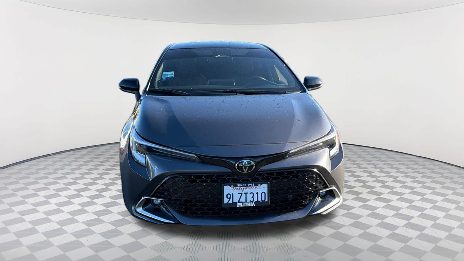 View vehicle photo 2