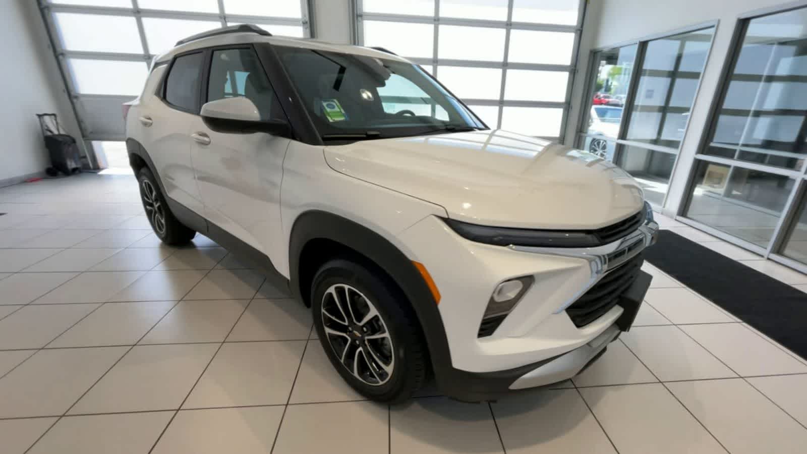 2025 Chevrolet TrailBlazer LT 2