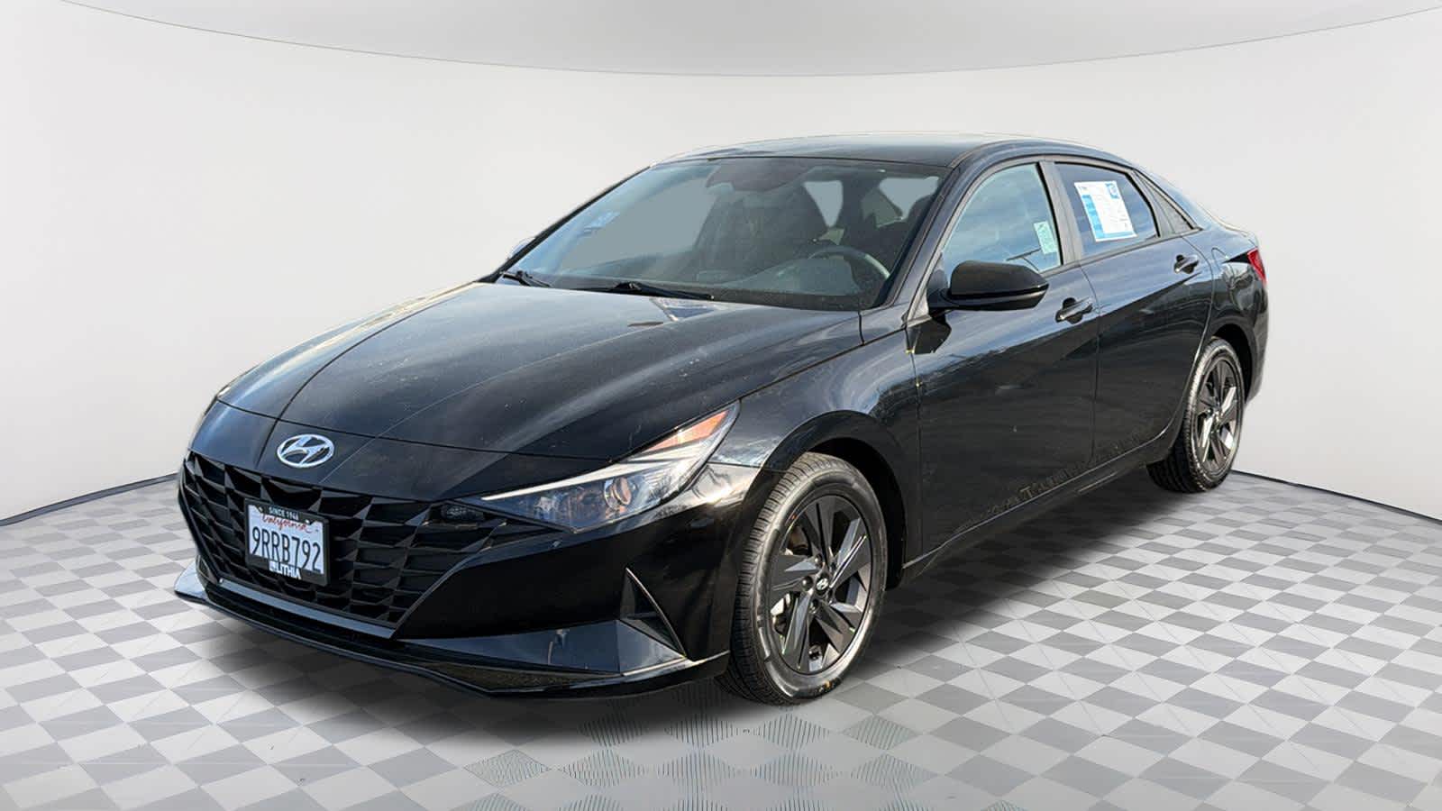 2023 Hyundai Elantra SEL FWD