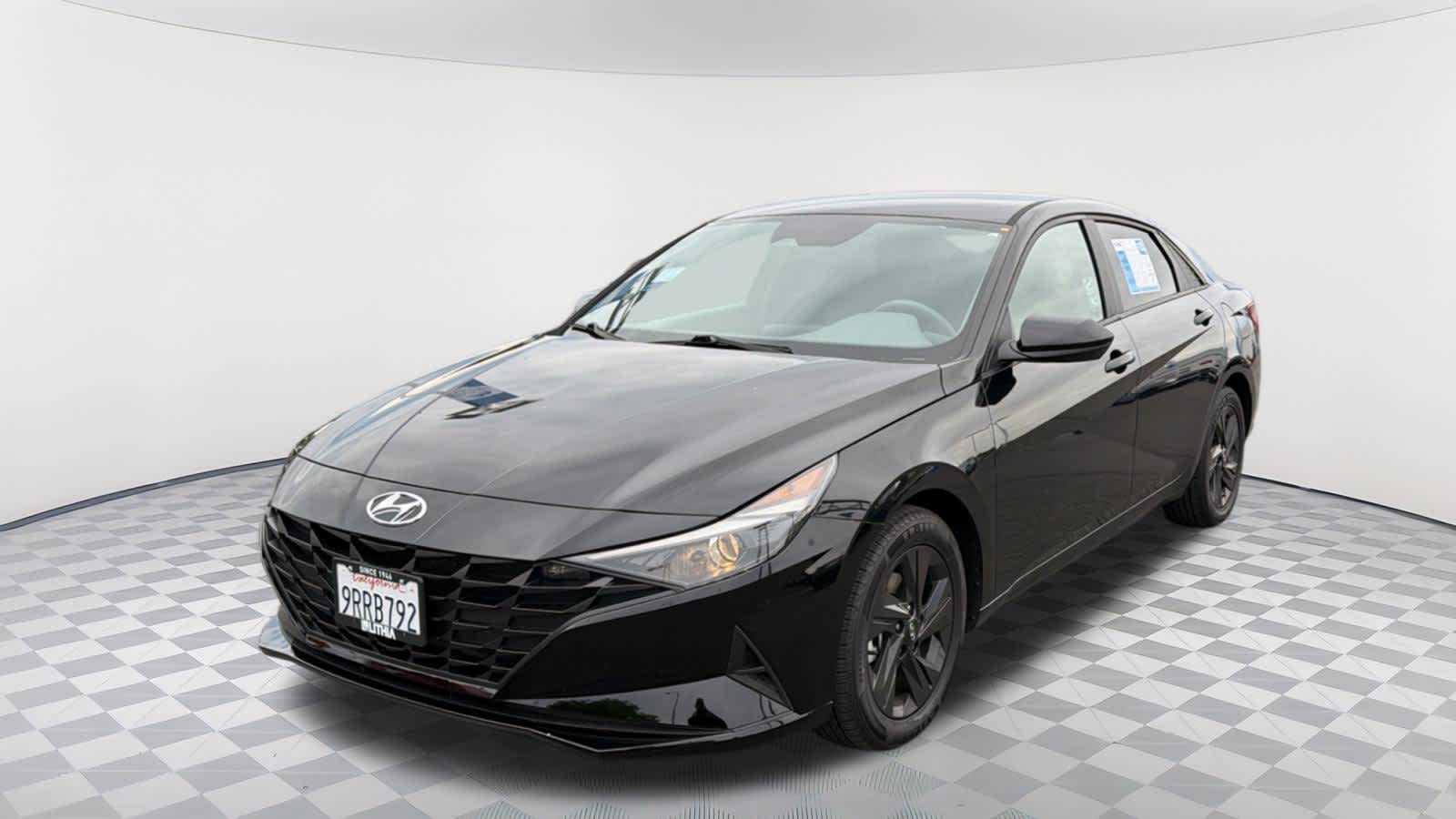 Phantom Black 2023 Hyundai Elantra SEL FWD Sedan Front-Wheel Drive Continuously Variable Transmission