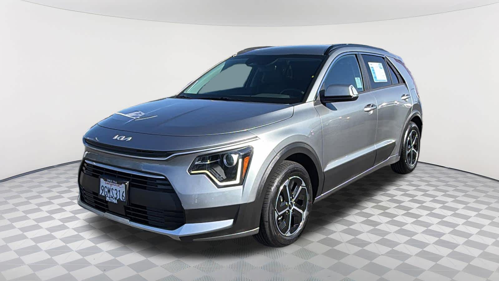 2023 Kia Niro EX FWD