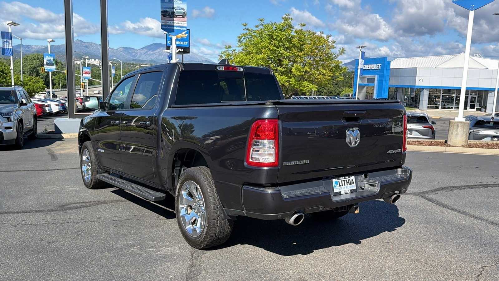 View vehicle photo 7