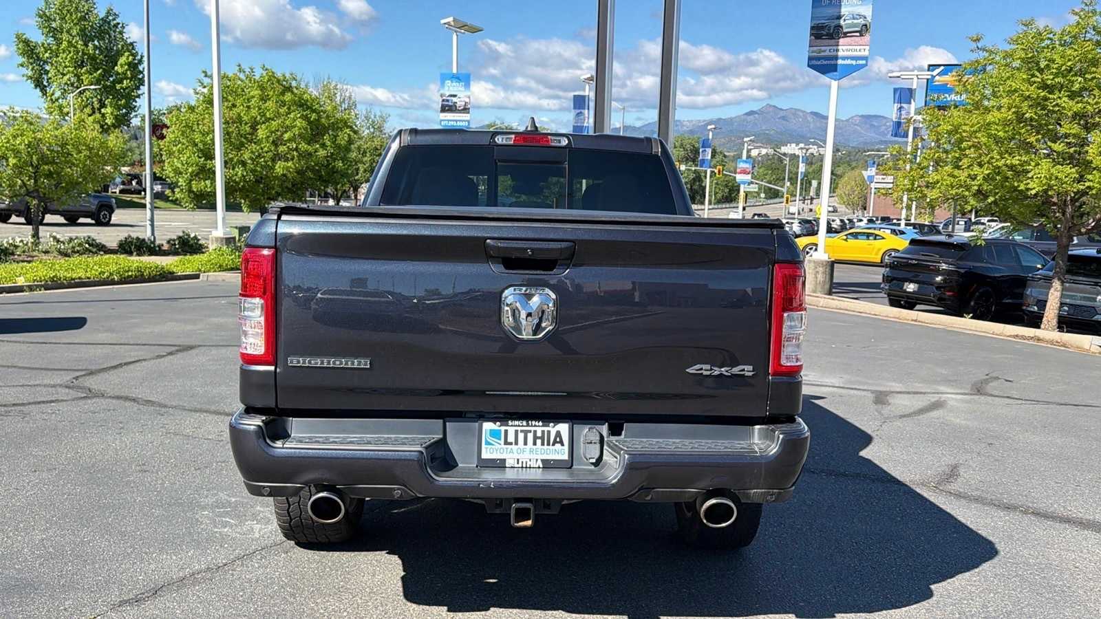 View vehicle photo 6