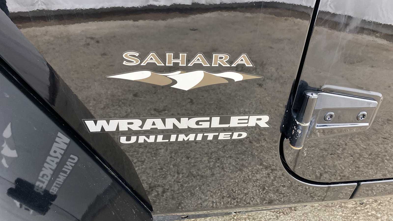 2016 Jeep Wrangler Unlimited Sahara 35