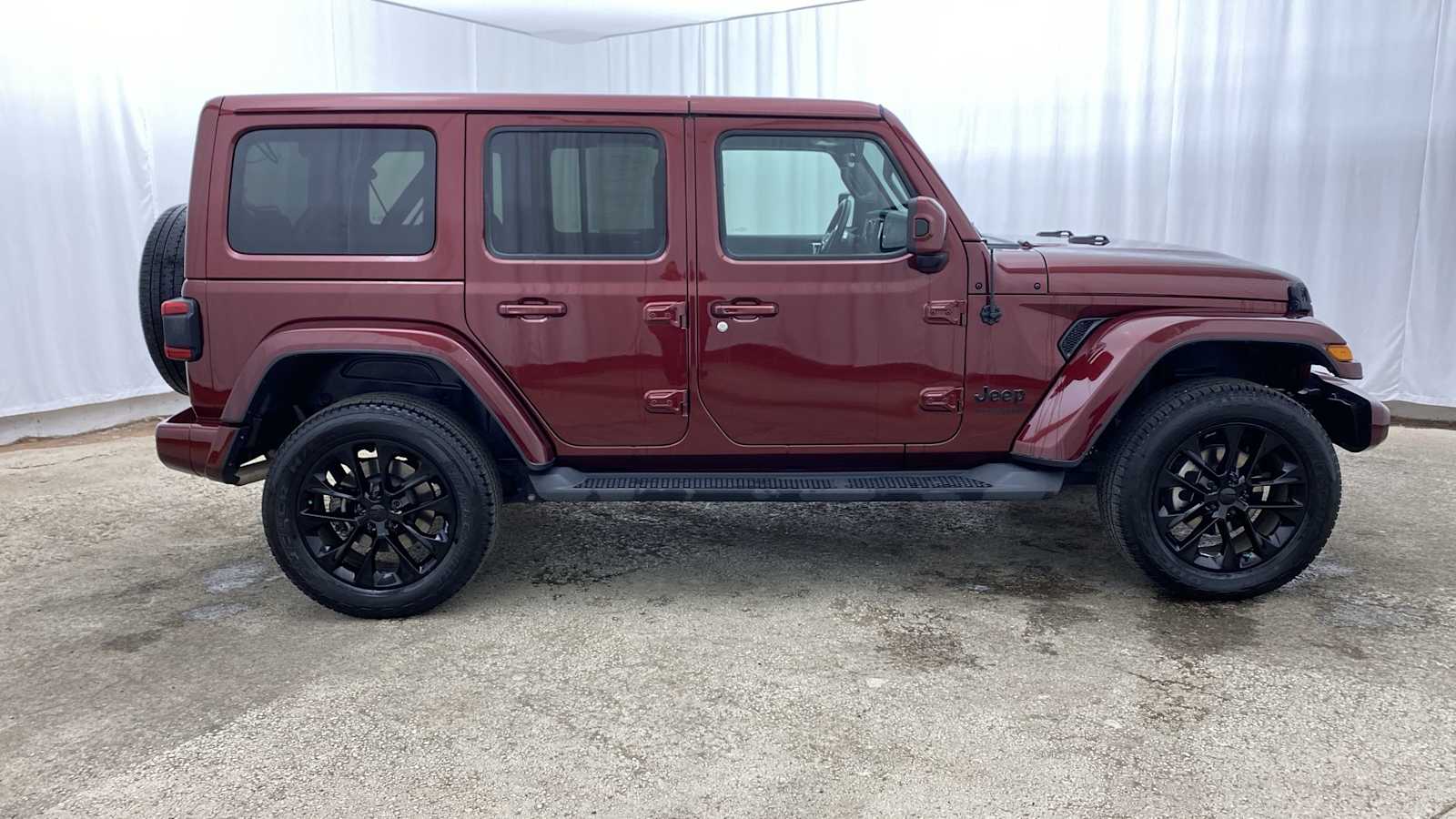 2021 Jeep Wrangler Unlimited Sahara High Altitude 38