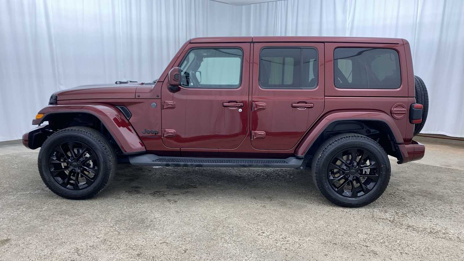 2021 Jeep Wrangler Unlimited Sahara High Altitude 34