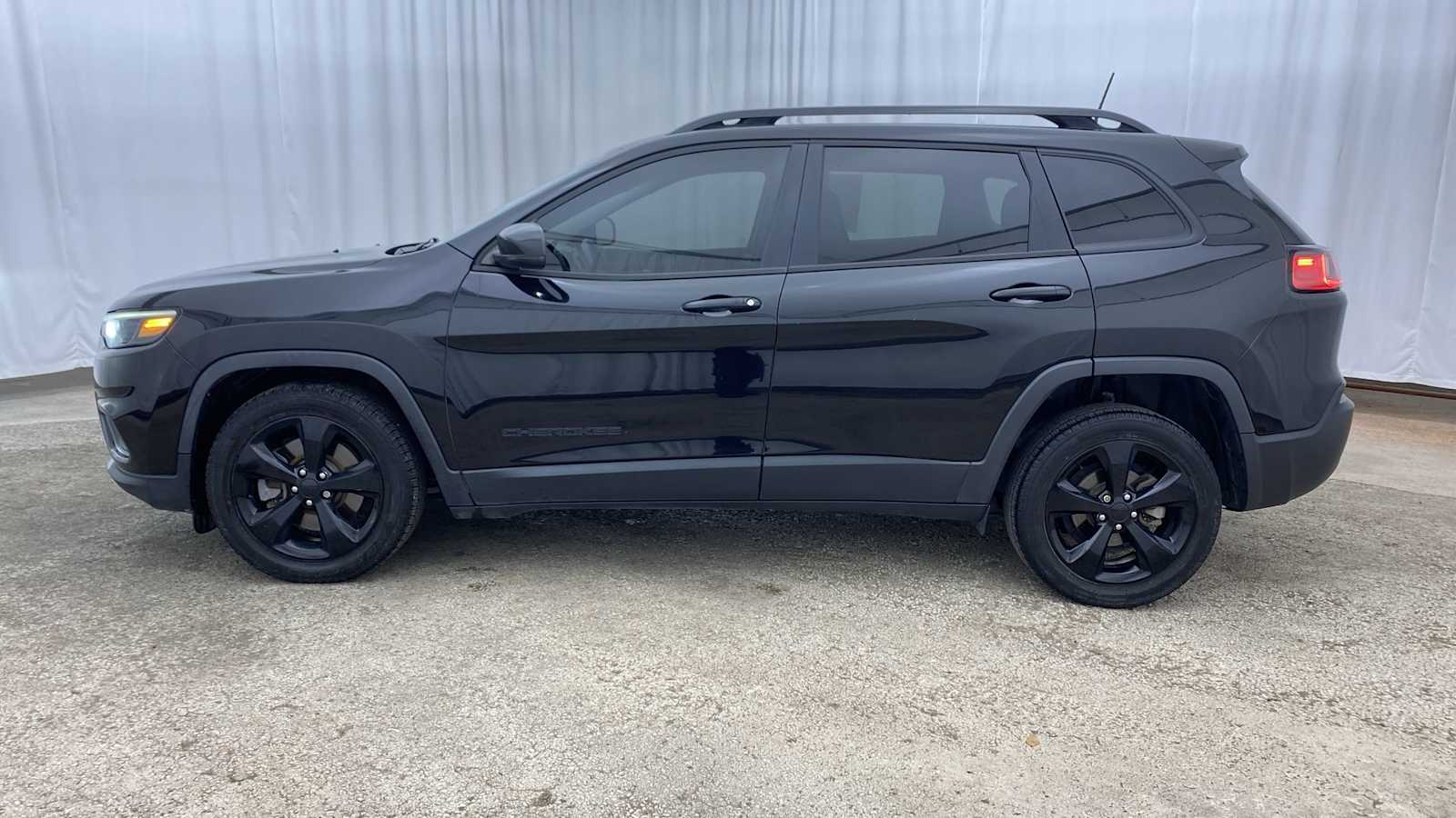 2019 Jeep Cherokee Altitude 27