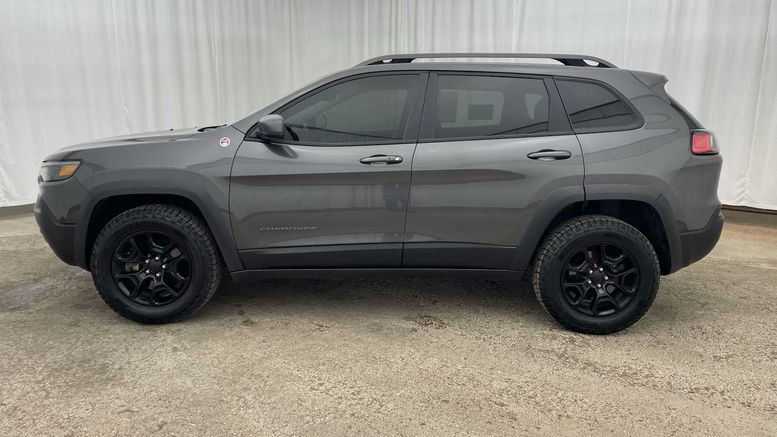 2019 Jeep Cherokee Trailhawk 29