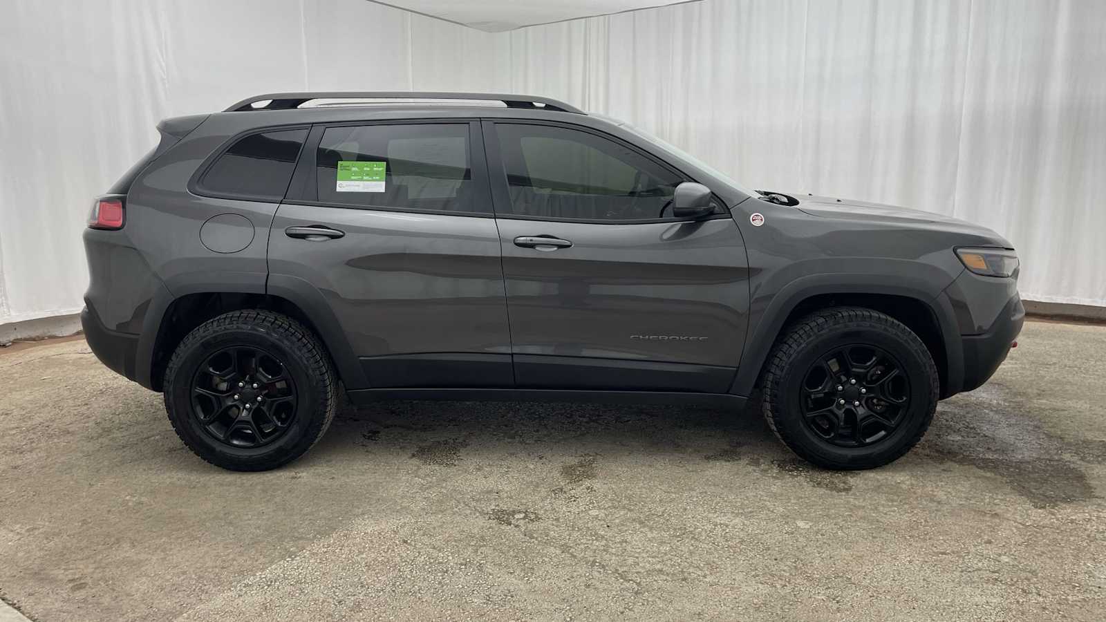 2019 Jeep Cherokee Trailhawk 33