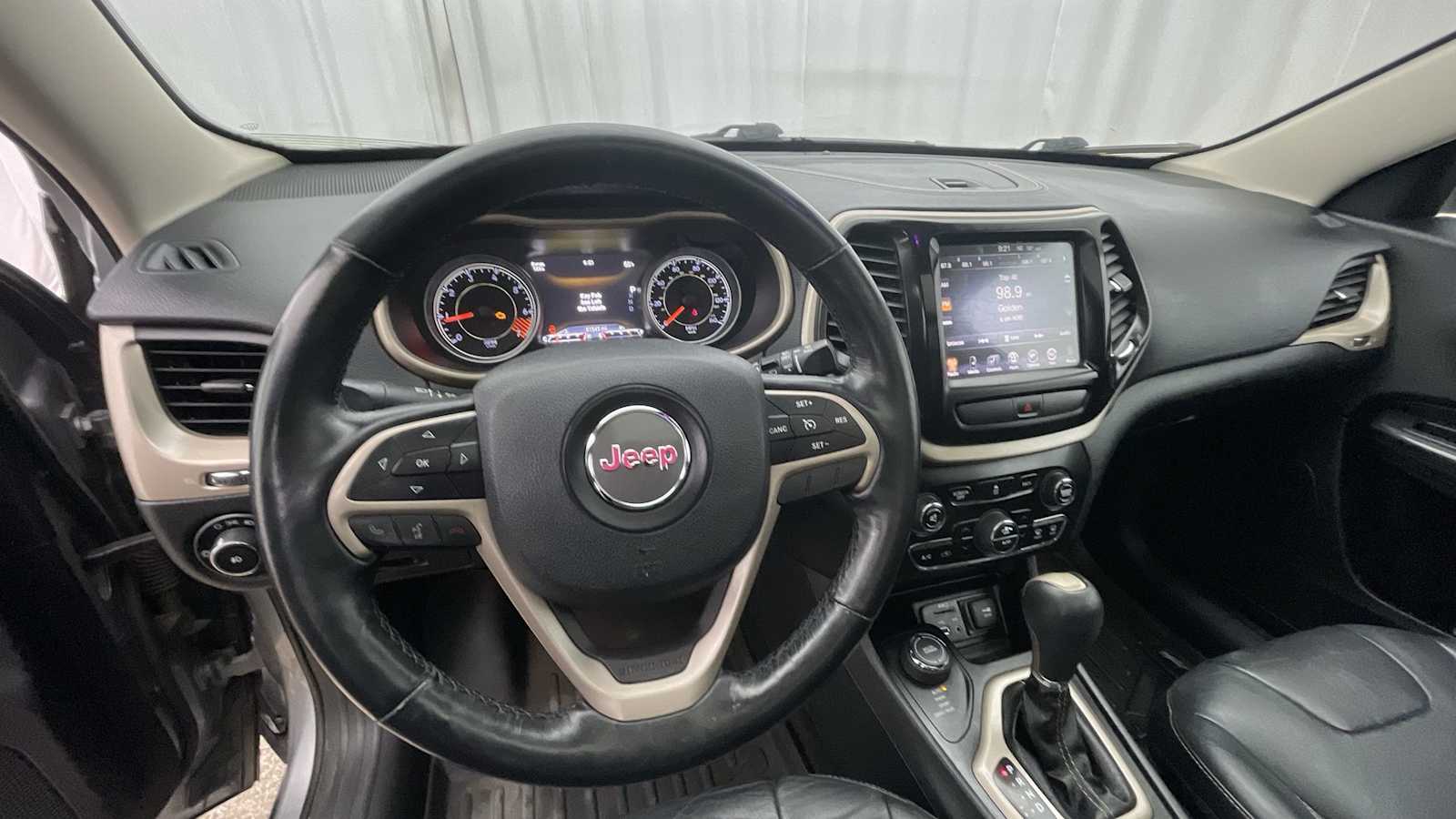 View vehicle photo 3