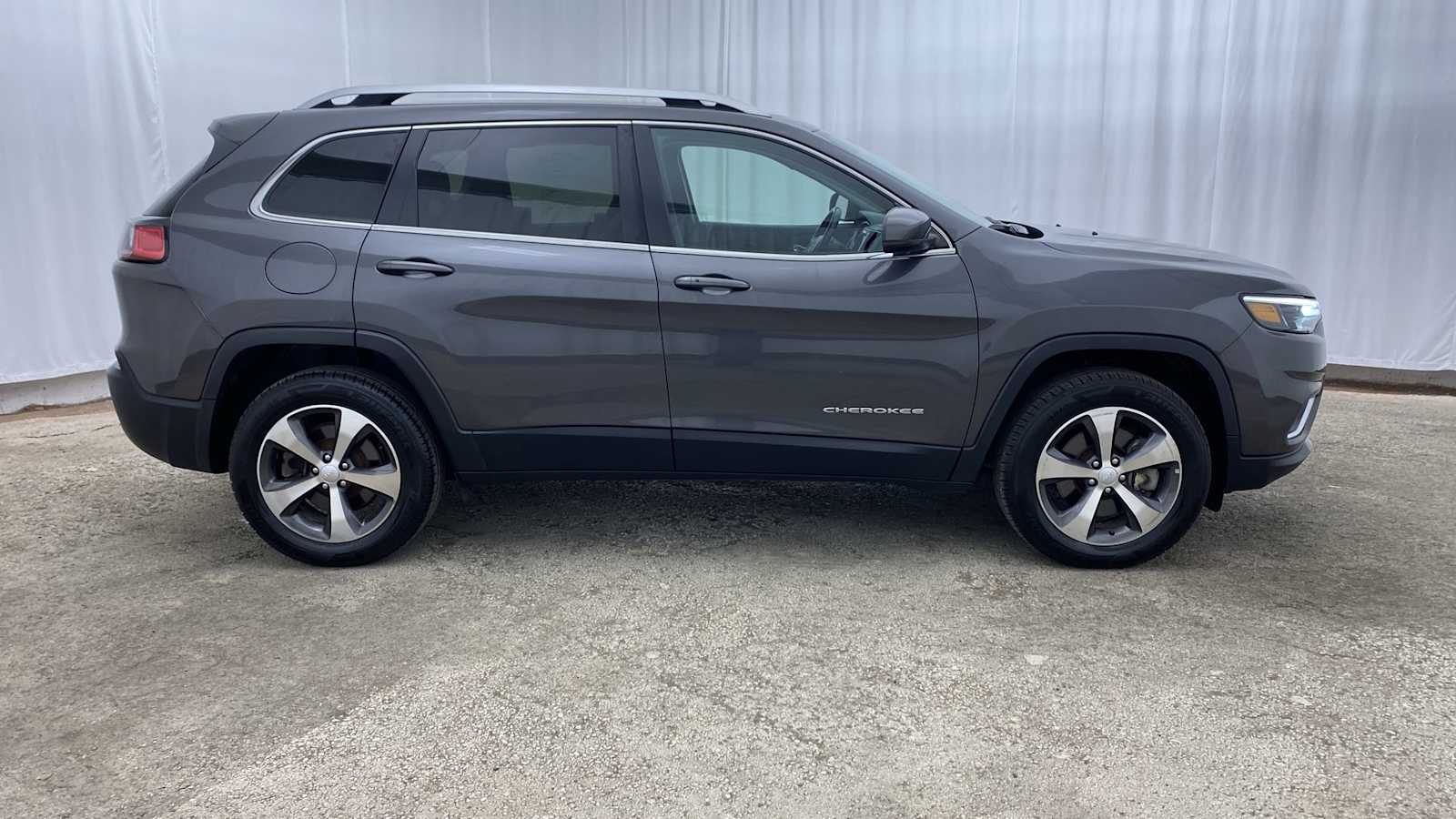 2020 Jeep Cherokee Limited 34