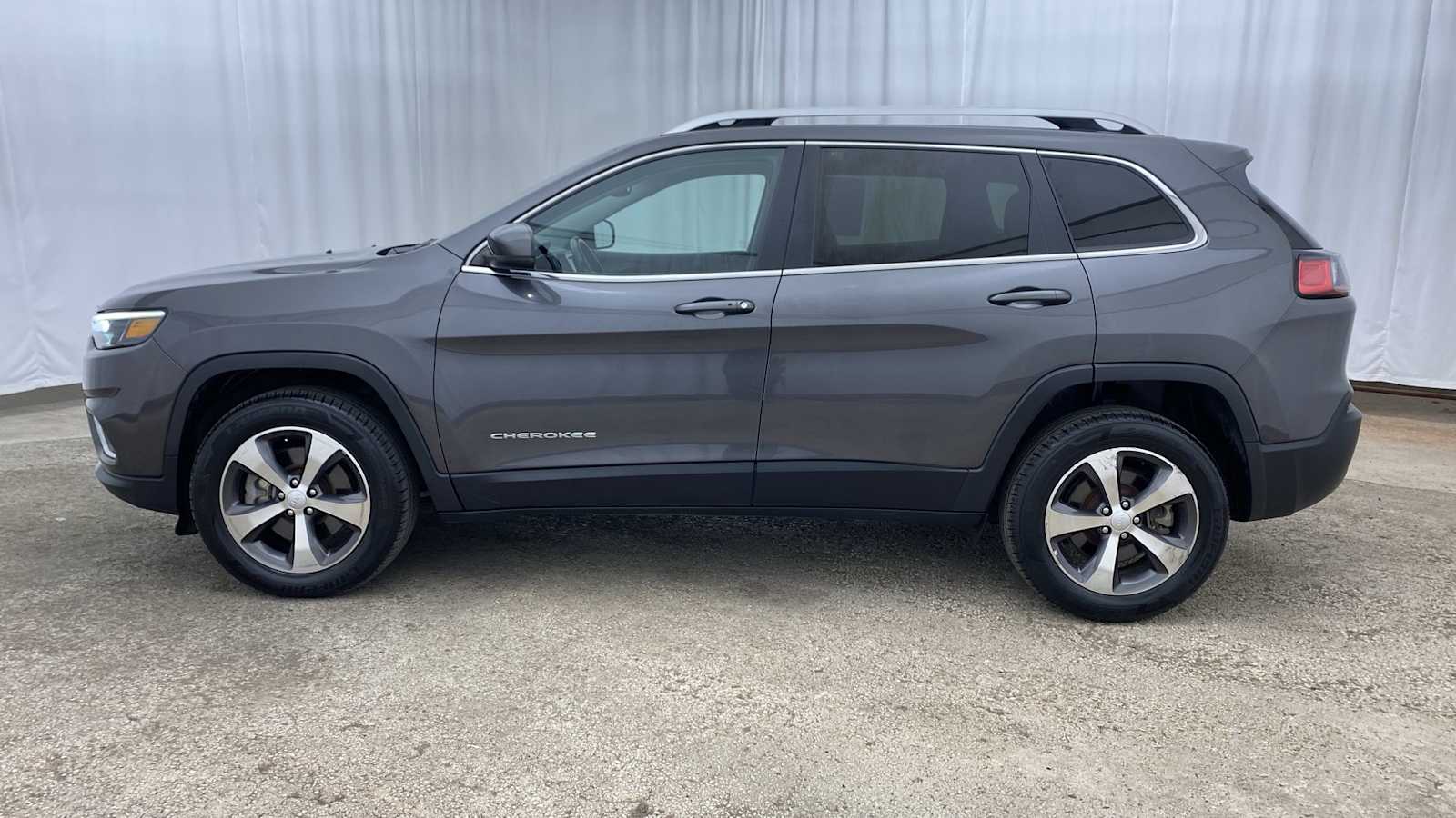 2020 Jeep Cherokee Limited 30