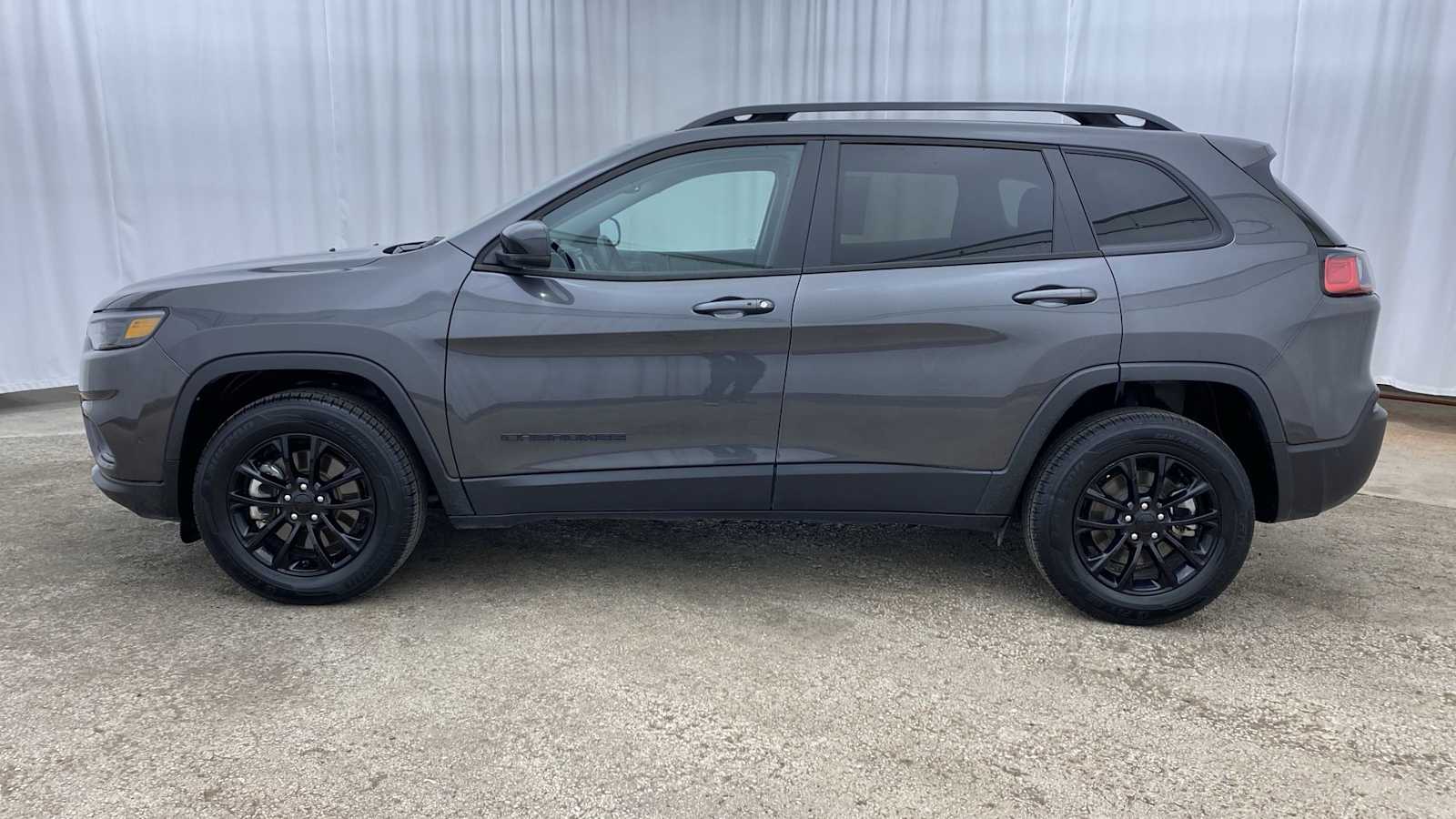 2023 Jeep Cherokee Altitude Lux 31