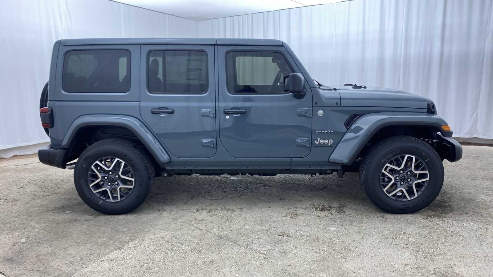 2024 Jeep Wrangler Sahara 37