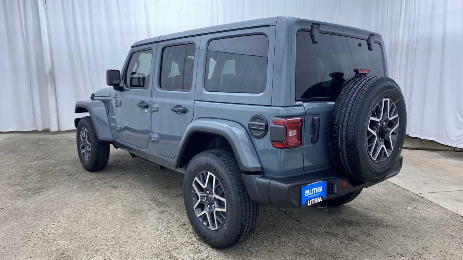 2024 Jeep Wrangler Sahara 34