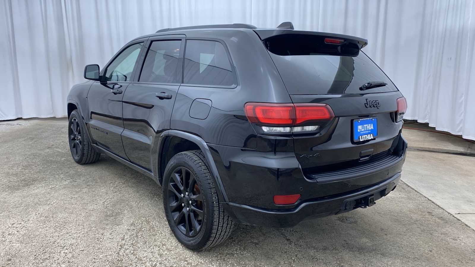 2019 Jeep Grand Cherokee Altitude 32