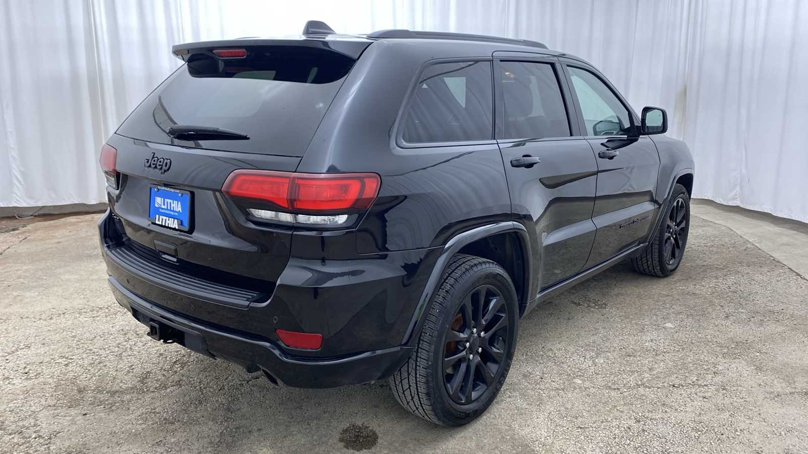 2019 Jeep Grand Cherokee Altitude 34