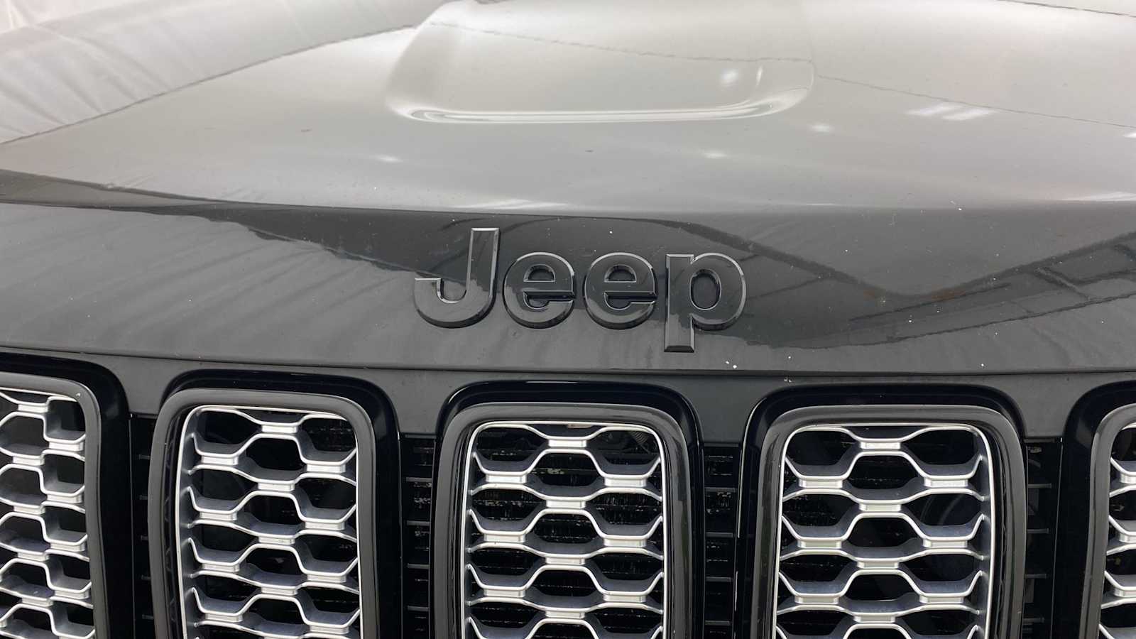 2019 Jeep Grand Cherokee Altitude 39