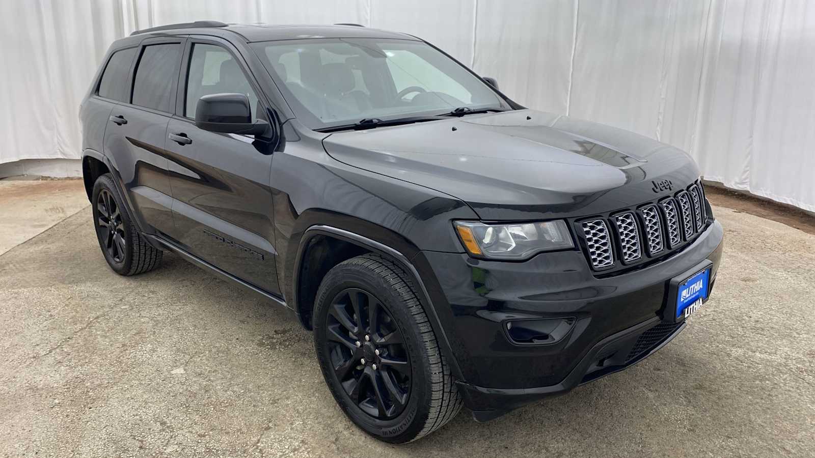 2019 Jeep Grand Cherokee Altitude 36