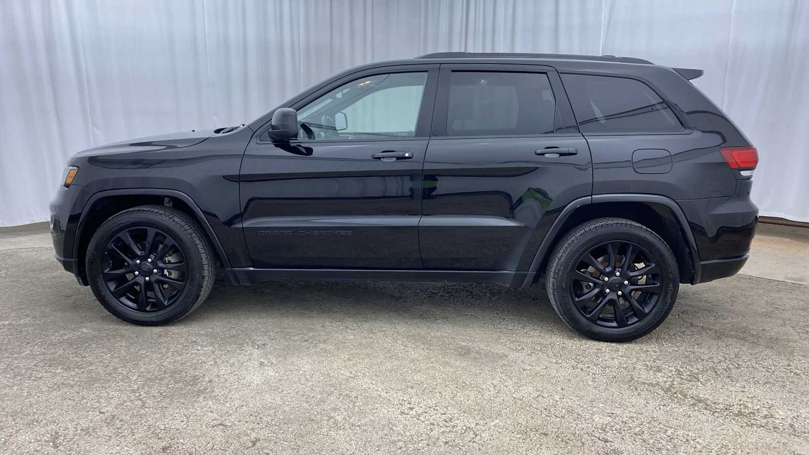 2019 Jeep Grand Cherokee Altitude 31