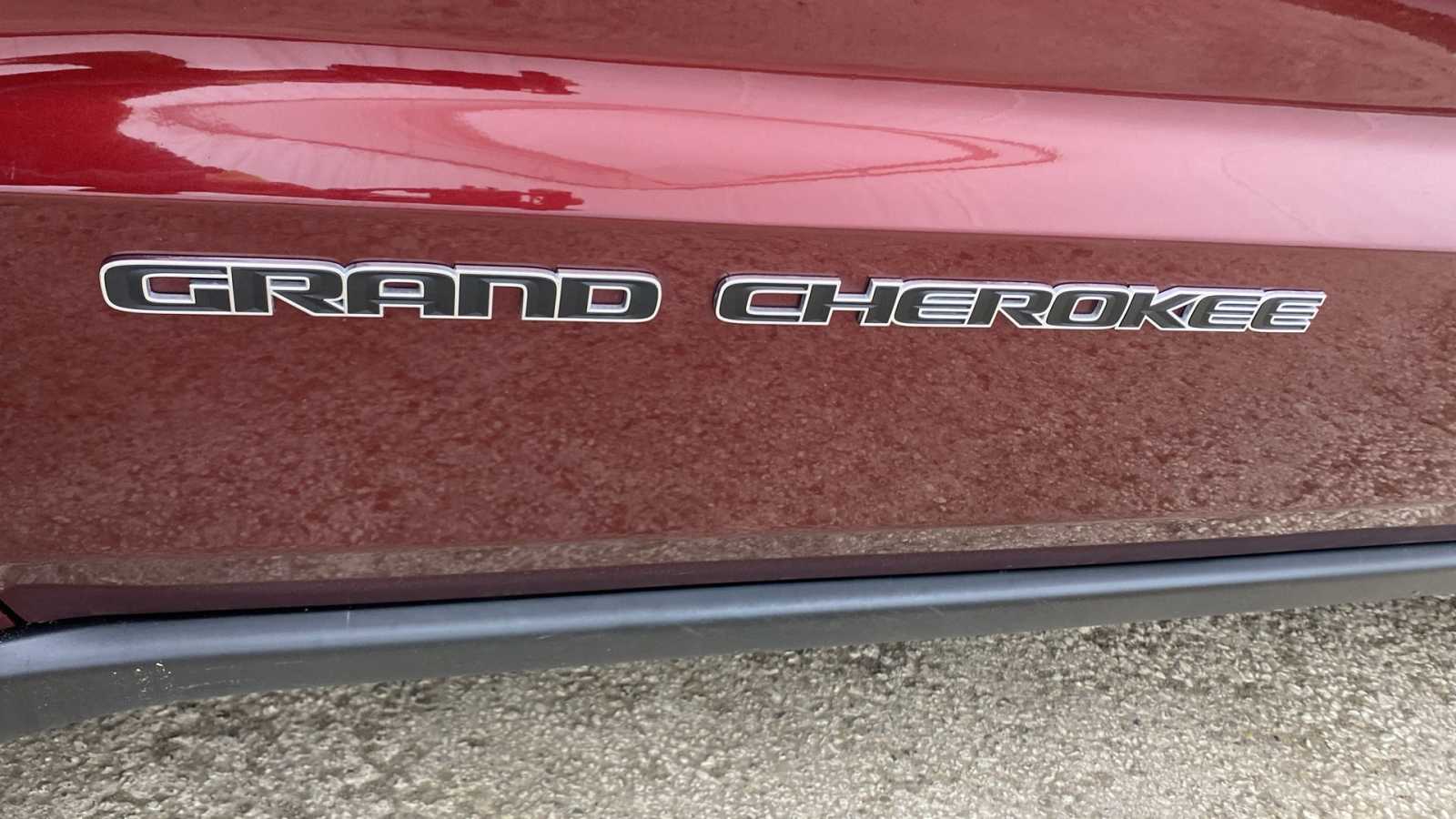 2021 Jeep Grand Cherokee Laredo E 38