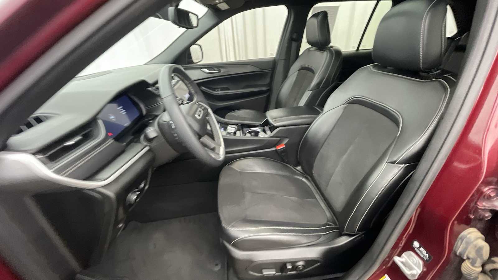 View vehicle photo 5