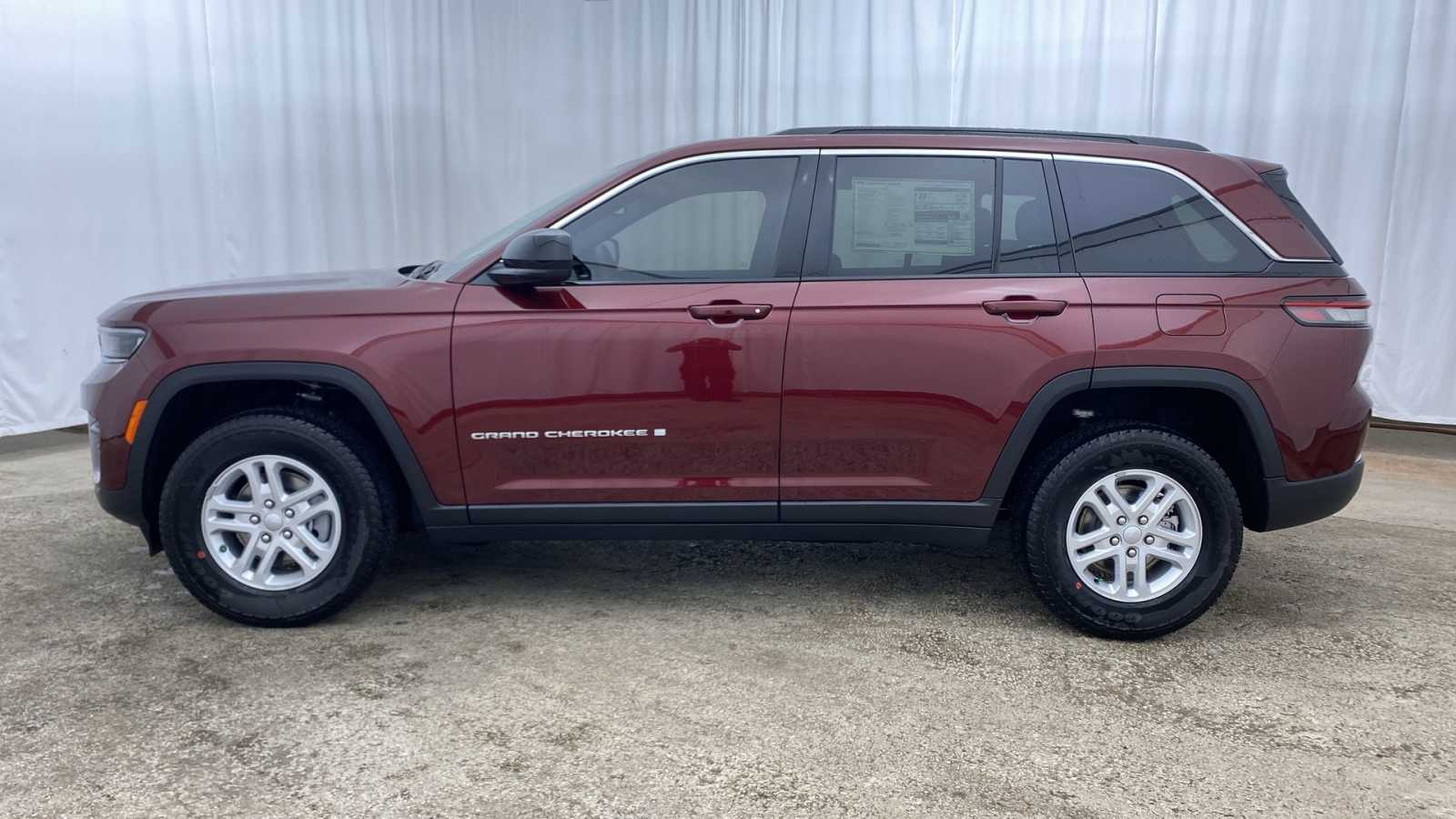 2024 Jeep Grand Cherokee Laredo 31