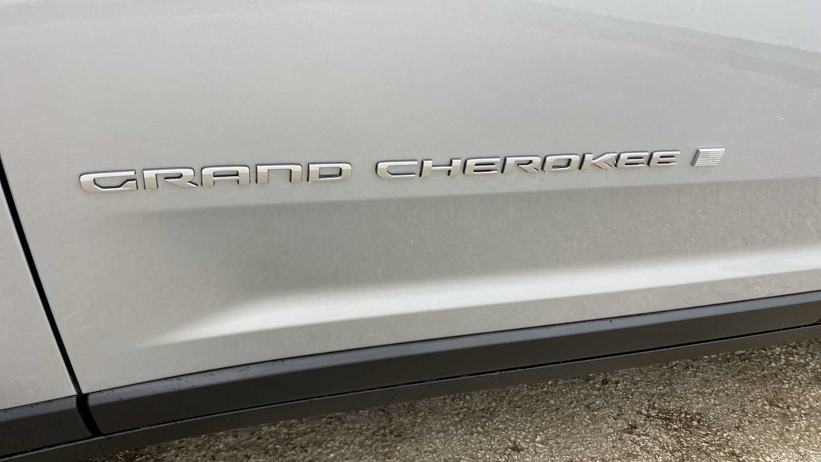 2024 Jeep Grand Cherokee L Laredo X 41