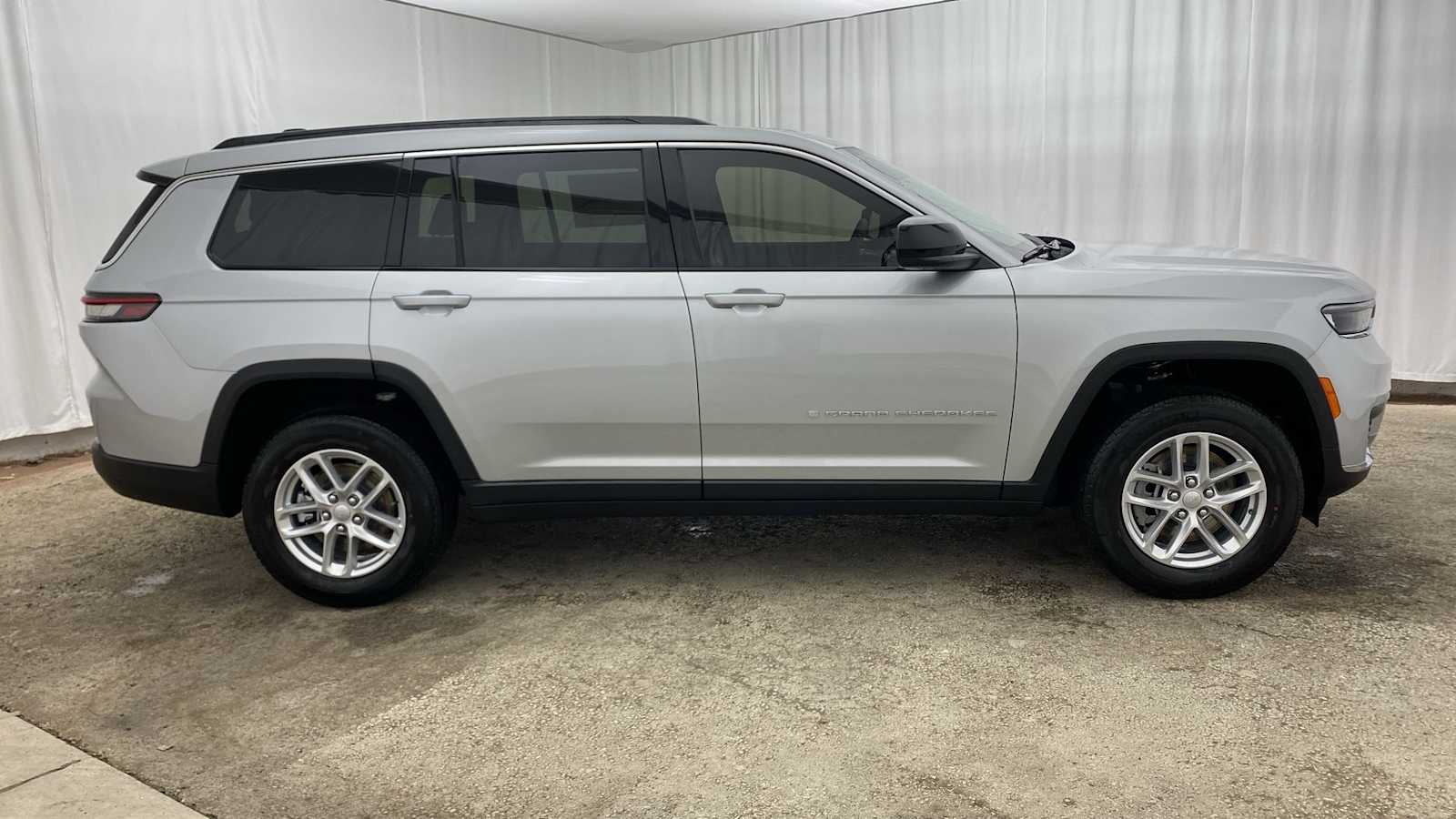 2024 Jeep Grand Cherokee L Laredo X 37