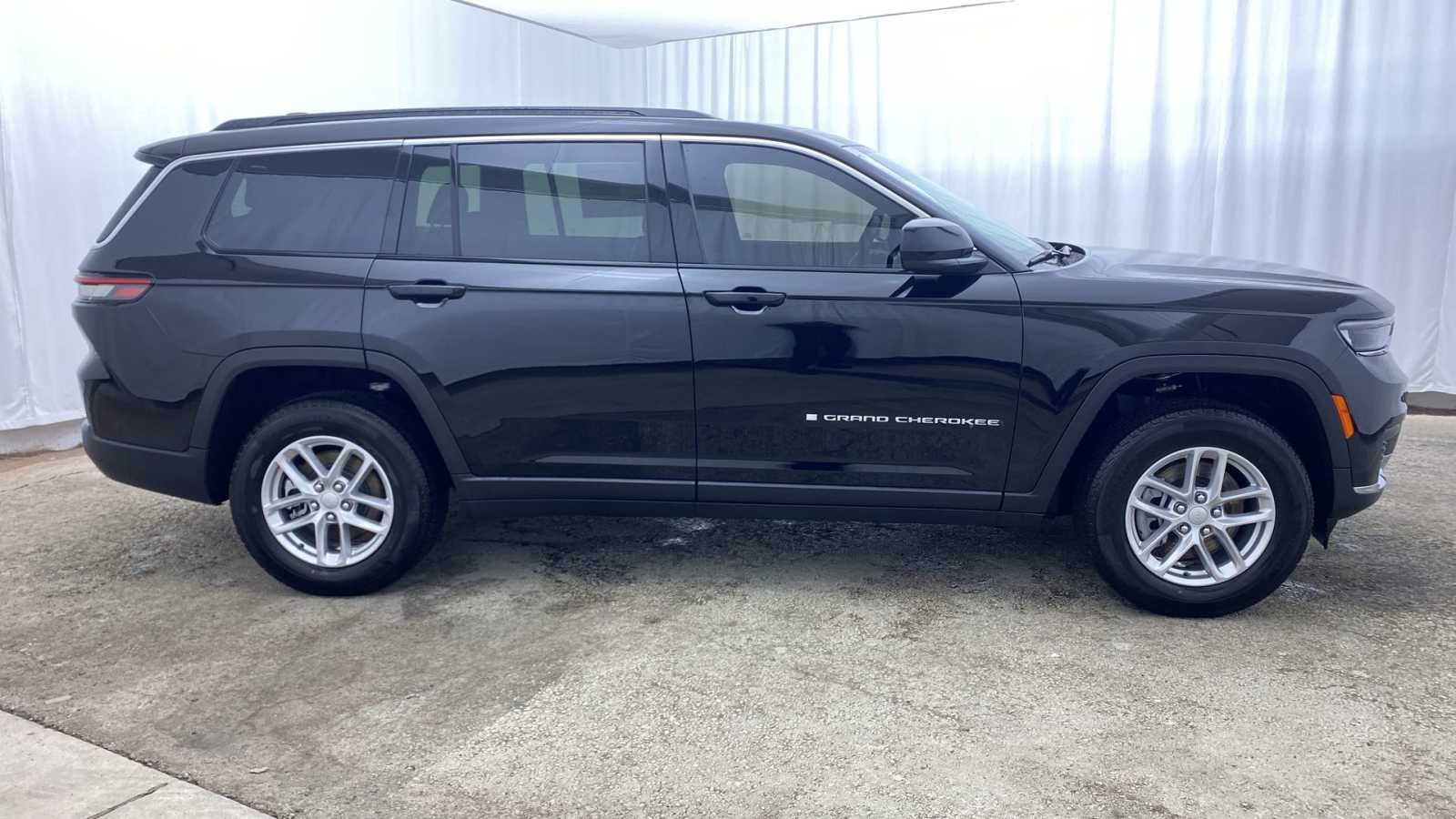 2024 Jeep Grand Cherokee L Laredo 36